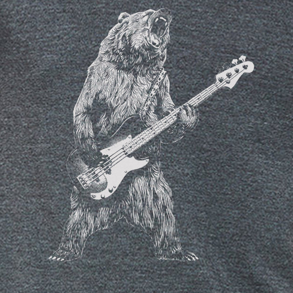Bär spielt Bassgitarre